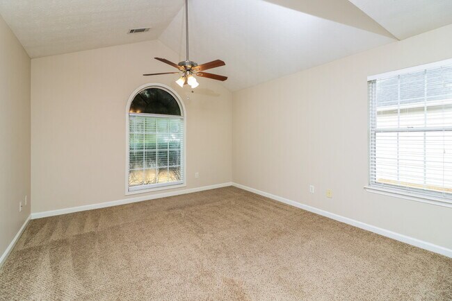 Building Photo - 2669 Lake Park Bend