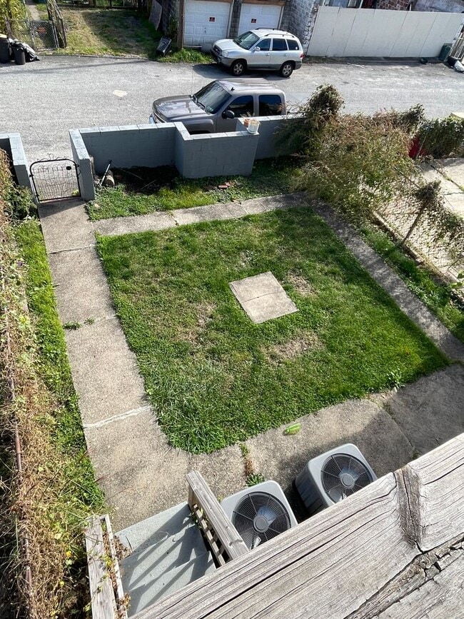 Building Photo - Duplex Building in Mt Washington