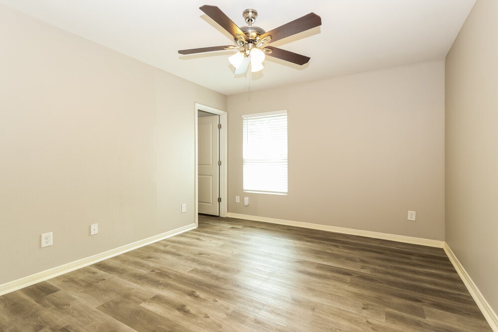 Building Photo - 15653 Del Norte Dr