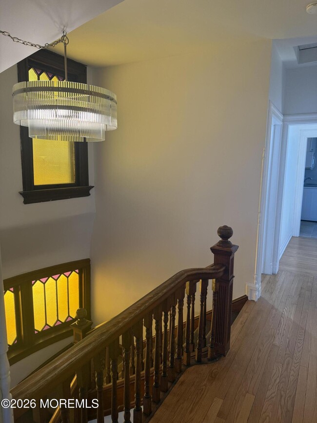 Building Photo - 84 McLaren St