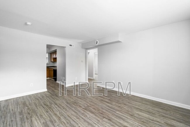 Building Photo - 272 Powell Cir