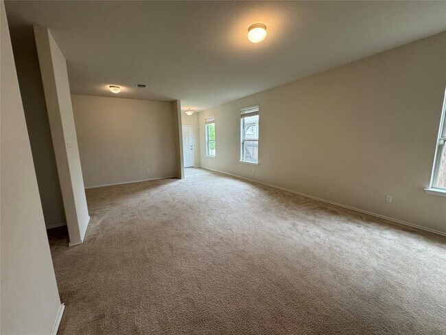 Building Photo - 250 Zuma Dr