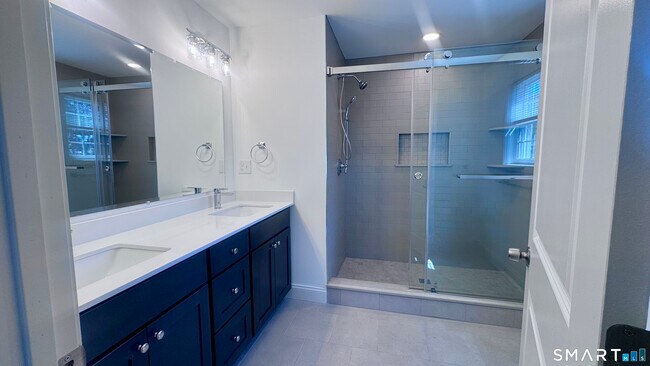 Building Photo - 44 Mettler St