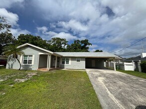 Building Photo - Remodeled Tampa Home