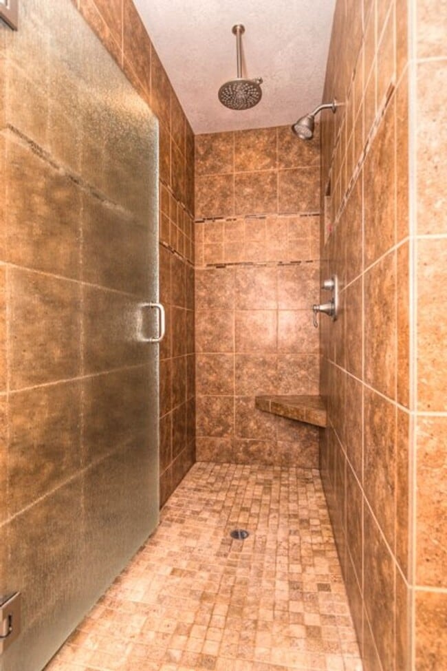Building Photo - Beautiful home in Tanglewood