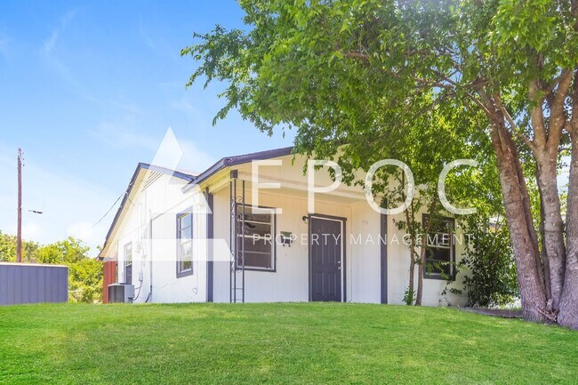 Building Photo - 904 Florence Rd