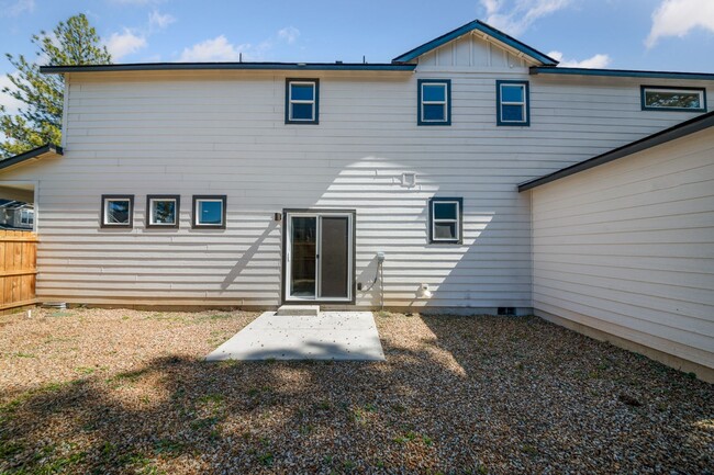 Building Photo - Beautiful 4BR home McKenzie Meadows