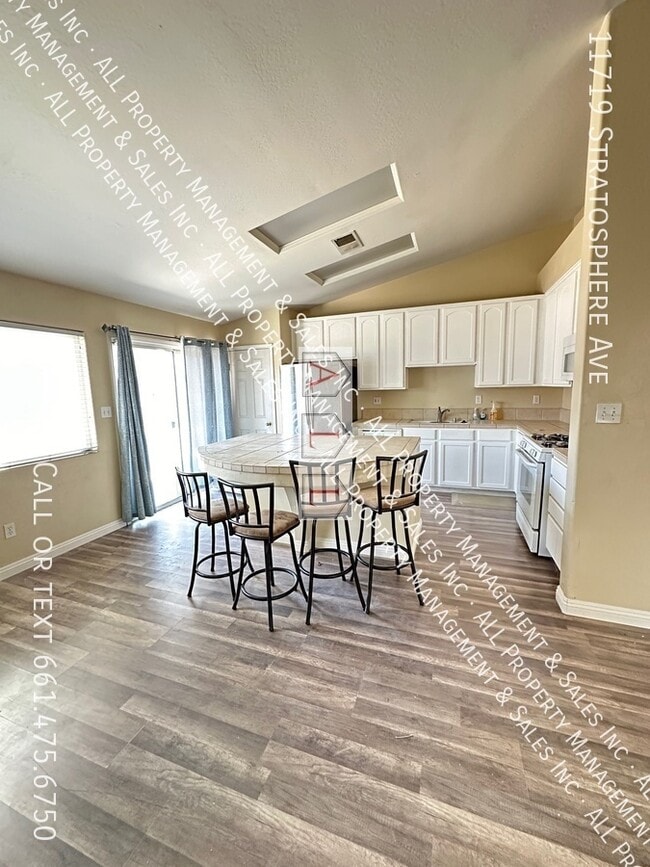 Building Photo - 11719 Stratosphere Ave