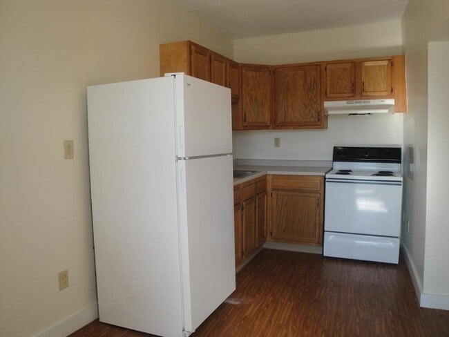 Building Photo - 191 Turner St