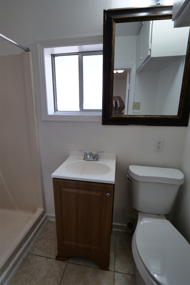 Building Photo - 5231 Beechnut St