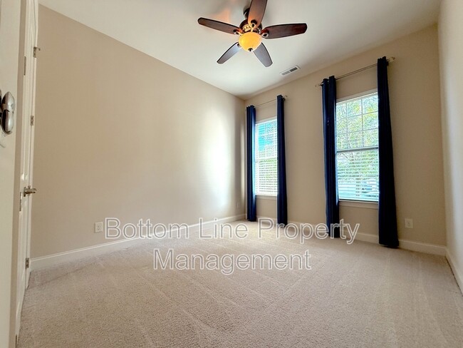 Building Photo - 9006 Blue Ridge Dr