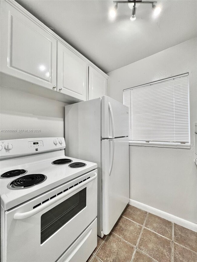 Building Photo - 10 NW 77th St