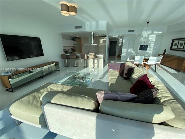 Building Photo - 17301 Biscayne Blvd