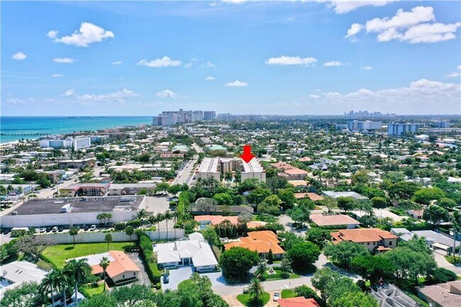 Building Photo - 4629 Poinciana St