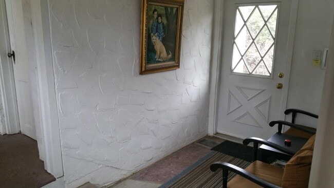 Building Photo - 186 White St