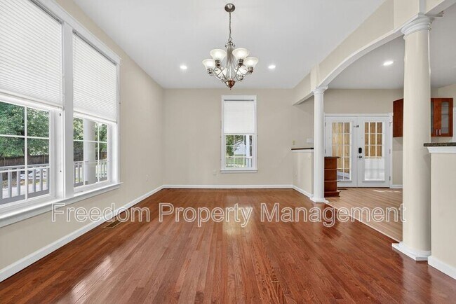 Building Photo - 8513 Thomas Dr