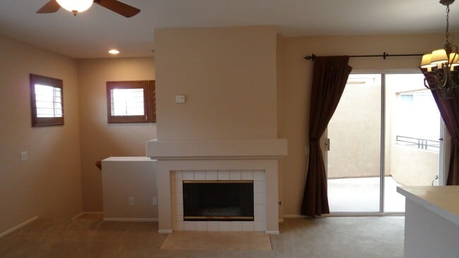 Building Photo - Clean & Spacious 2BR 2BA Two-Story, All Up...