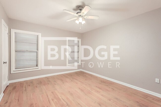 Building Photo - 224 E Boyd St