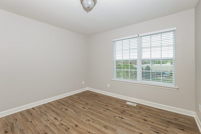 Building Photo - 1205 Heritage Links Dr