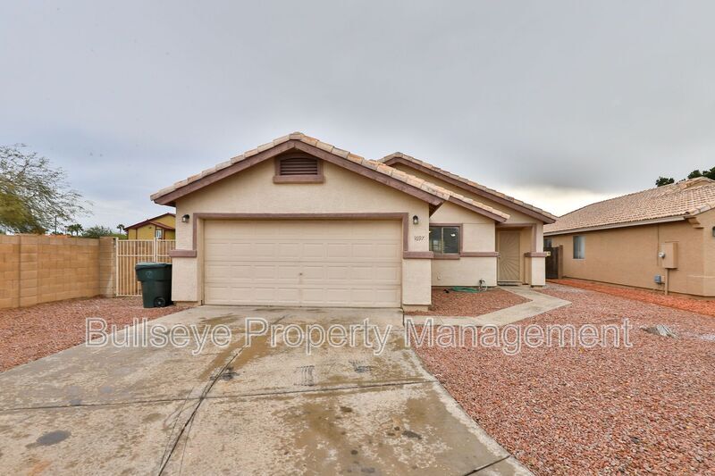 Building Photo - 1697 N La Fresa Dr