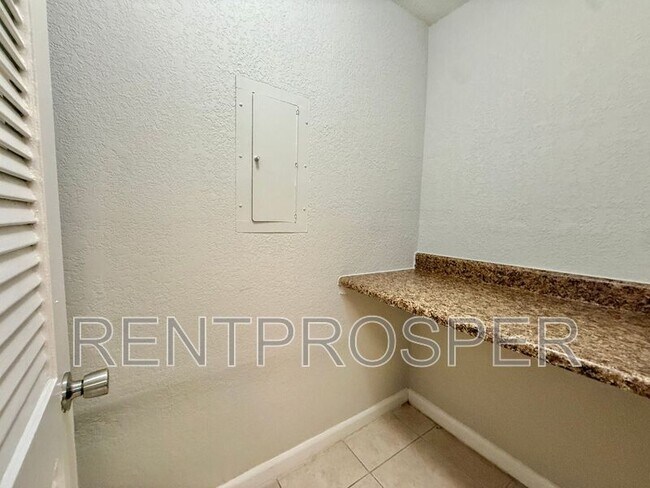 Building Photo - 4203 S Semoran Blvd