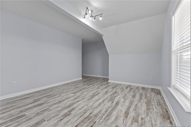 Building Photo - 12 Turnbridge Way
