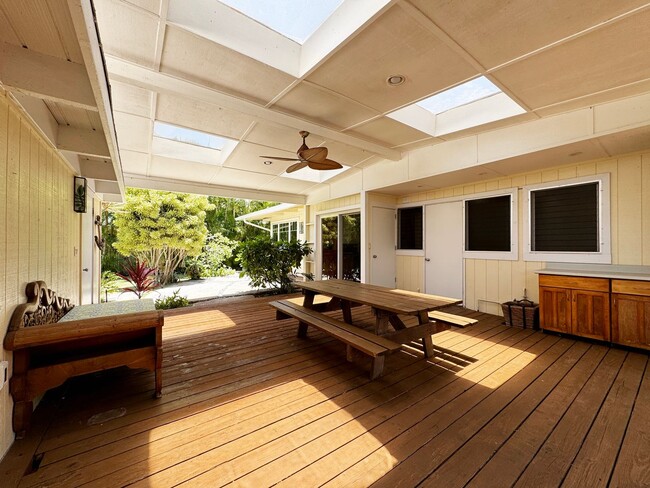 Building Photo - Pet Friendly Kailua Home with Pool, Waterf...