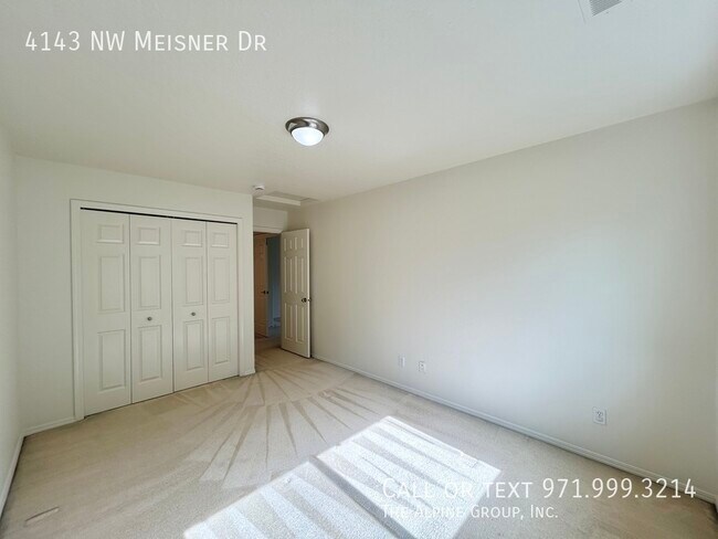Building Photo - 4143 NW Meisner Dr