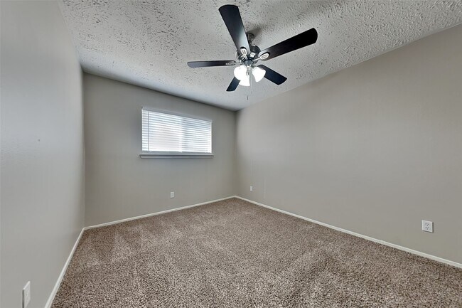 Building Photo - 4823 Owens Creek Ln