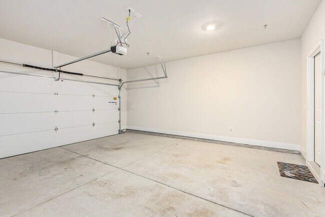 Building Photo - 1247 Winterhaven Dr