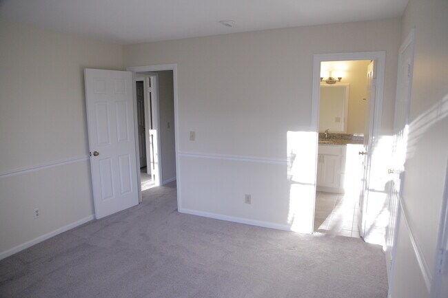 Building Photo - 2bd/2.5bth home in Southpark! Location, Lo...