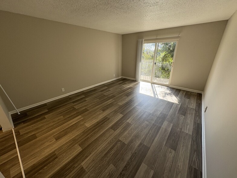 Building Photo - 1005 Hickory Hill Ln