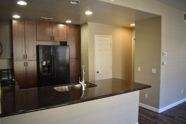 Building Photo - 2 Bedroom Townhome in the Northstar Community of Santee