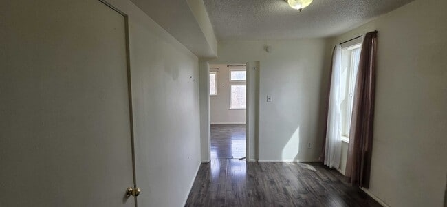 Building Photo - 560 S 600 E