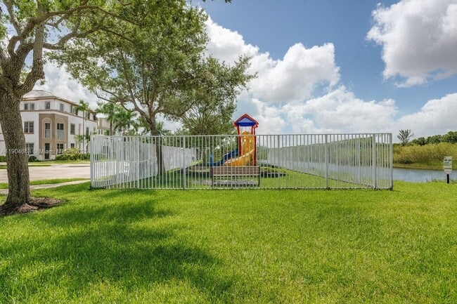 Building Photo - 4465 SW 160th Ave