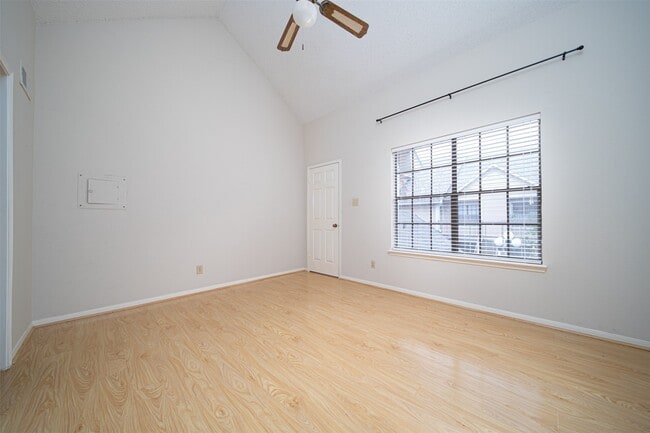 Building Photo - 2300 Old Spanish Trl