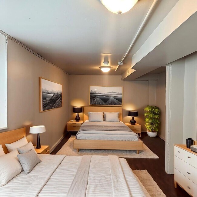 Building Photo - 911 W Leola St