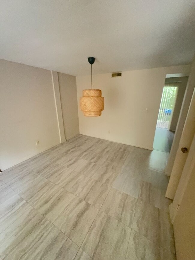 Building Photo - $200 off First Month's Rent! German-Style ...