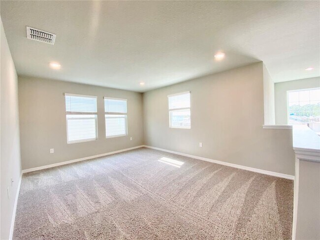 Building Photo - 535 Amadoras Wy