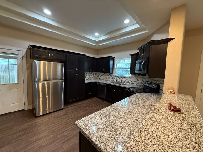 Building Photo - 6125 Rollins St