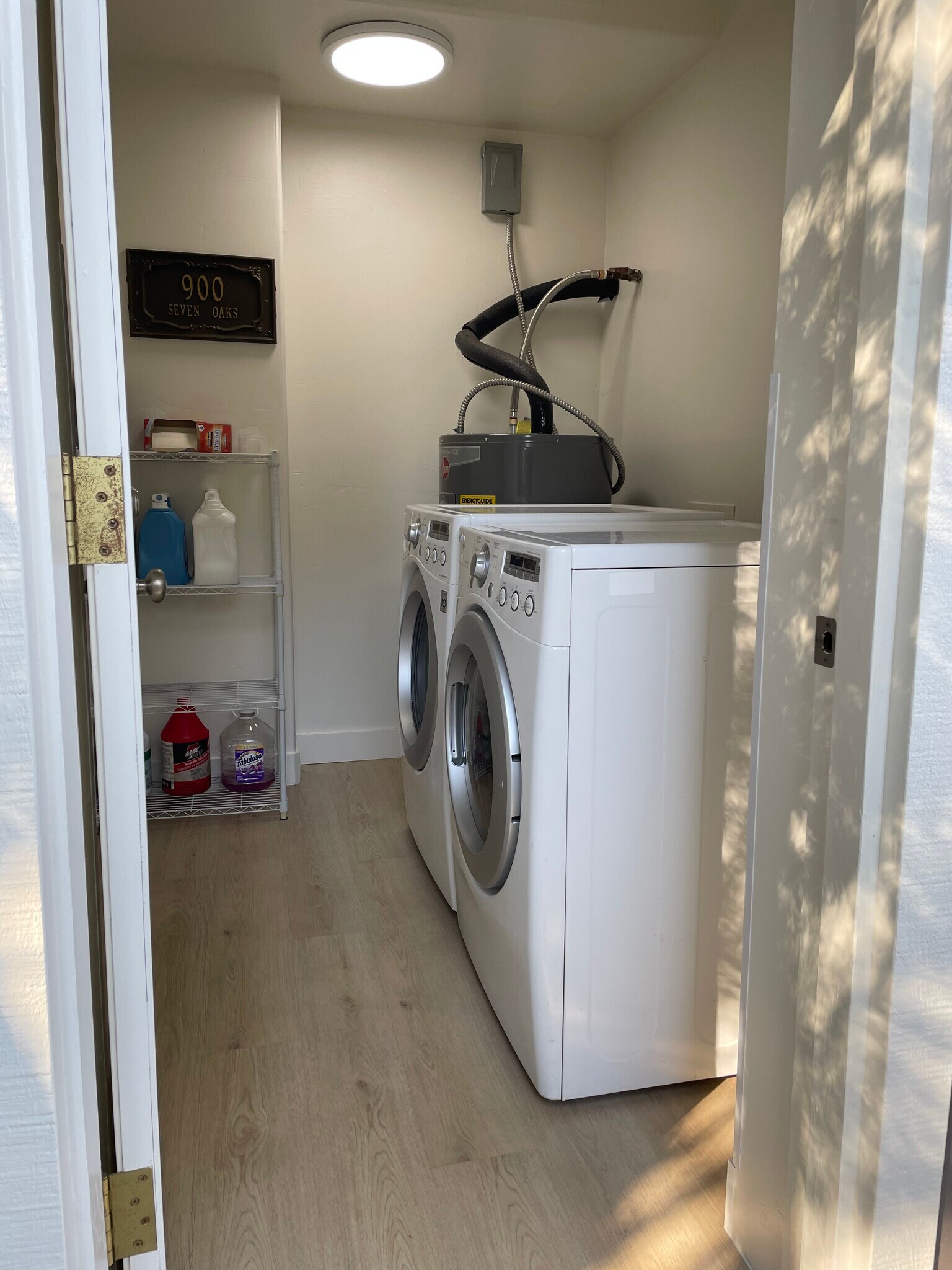 laundry - 4400 Fair Oaks Blvd