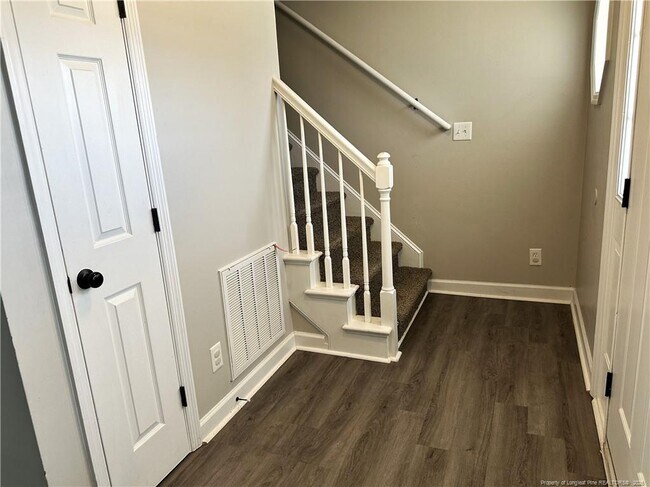 Building Photo - 1311 Shoshone Pl