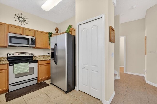 Building Photo - 1323 Priory Cir