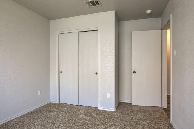 Building Photo - 1108 Blewett Dr