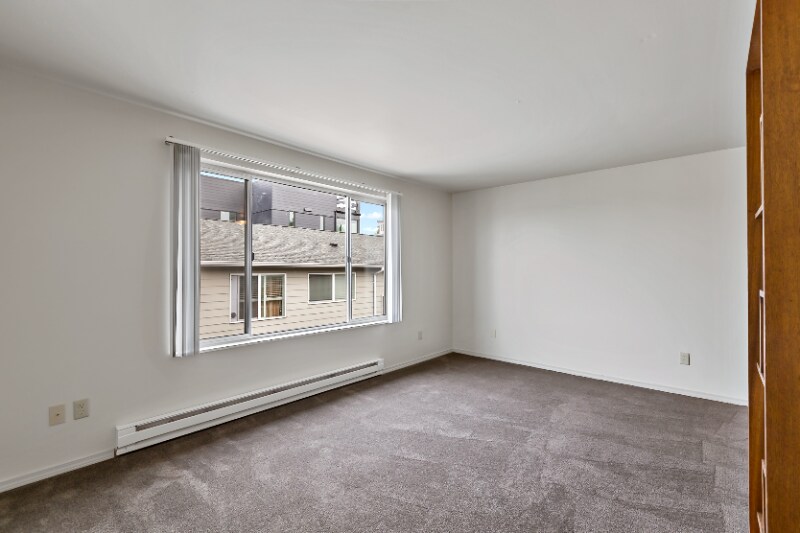 Building Photo - 5515 15th Ave NE