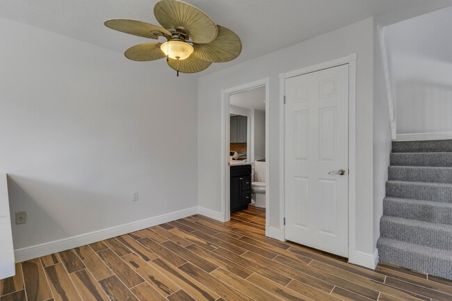 Building Photo - 2324 23rd Ct