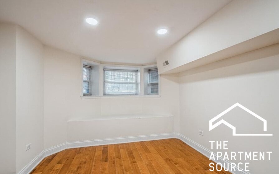 Building Photo - 1418 N Mohawk St