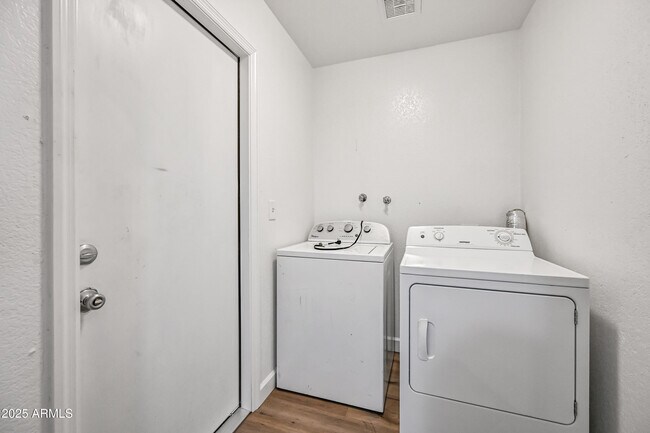 Building Photo - 3262 W Angela Dr