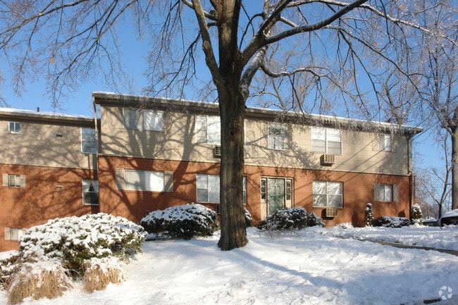 Primary Photo - 407 Lindsay Ct