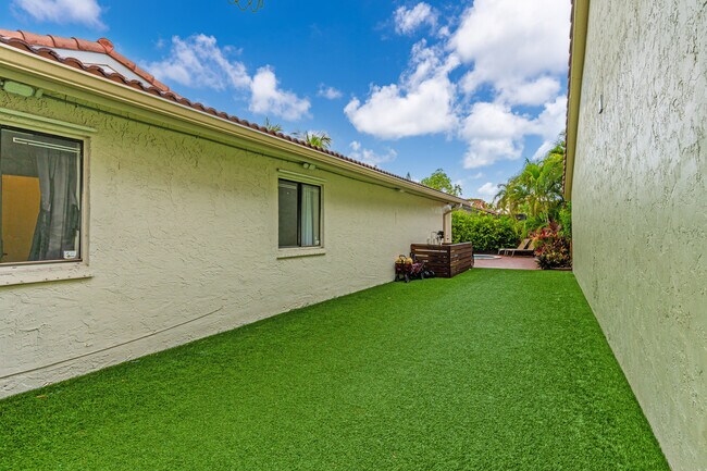 Building Photo - 15139 SW 92nd Terrace